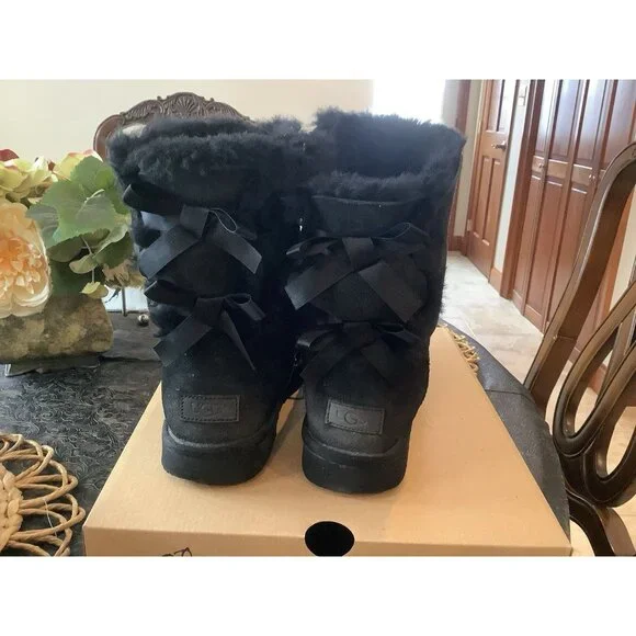 Pre Owned UGG Australia Bailey Bow Women's Boots Black - Size 9 - Picture 6 of 7